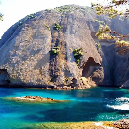 Grand Proche Des Quais Du Port, Du Centre Pieton Et Des Plages *