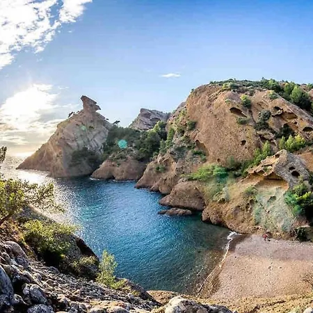 Διαμέρισμα Grand Proche Des Quais Du Port, Du Centre Pieton Et Des Plages *